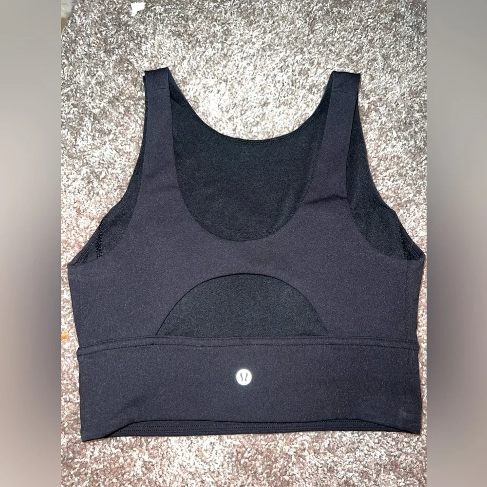 Lululemon crop top / sports bra - size 4 - Picture 1 of 5